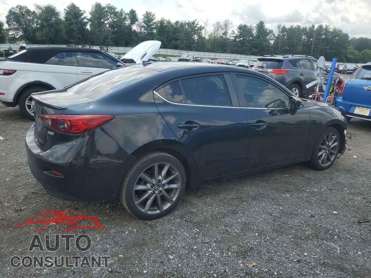 MAZDA 3 2018 - 3MZBN1V34JM250923