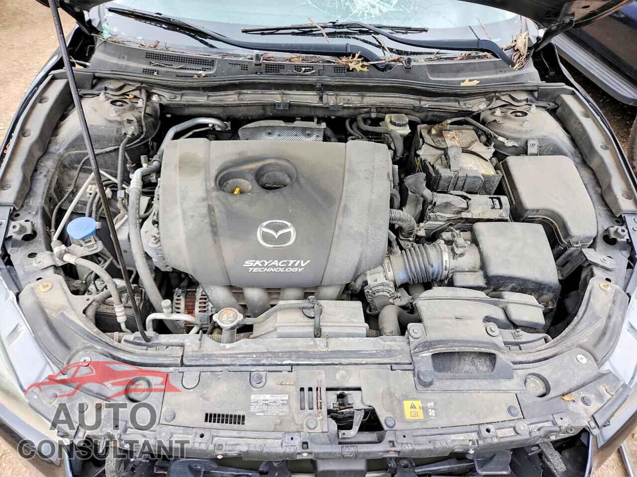 MAZDA 3 2017 - 3MZBN1W32HM136055