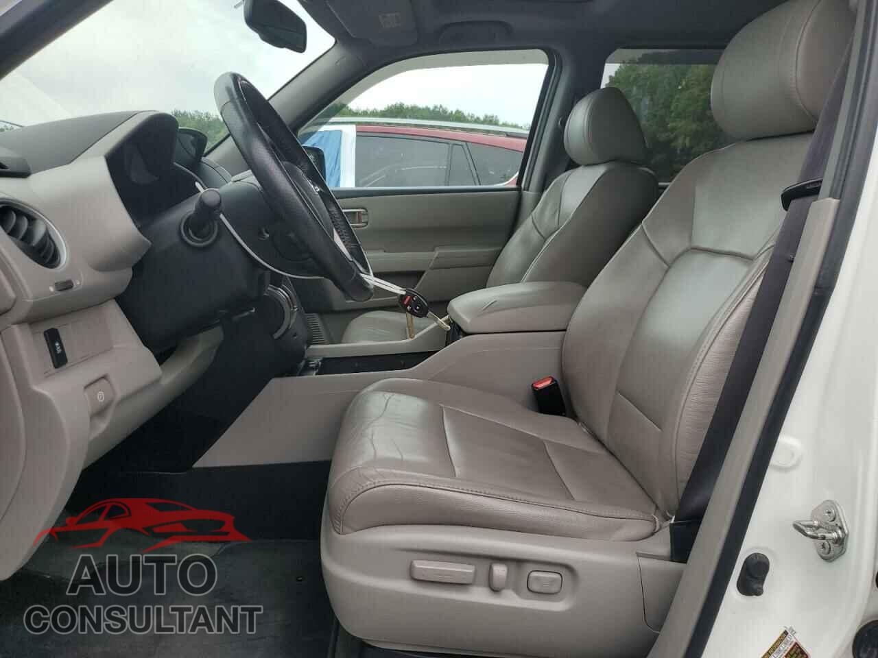 HONDA PILOT 2015 - 5FNYF4H57FB001648