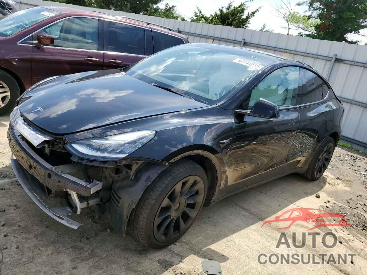 TESLA MODEL Y 2021 - 5YJYGDEE6MF284204