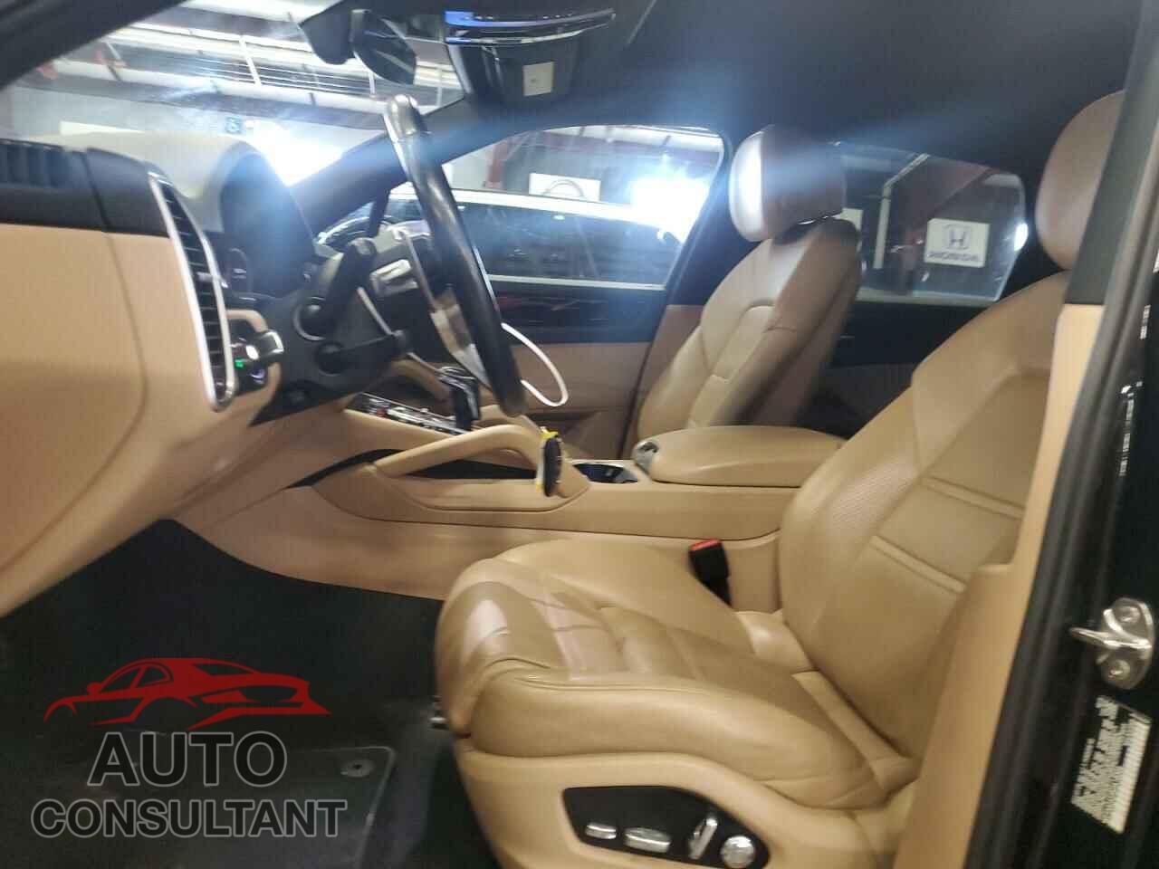PORSCHE CAYENNE 2019 - WP1AA2AY3KDA18004
