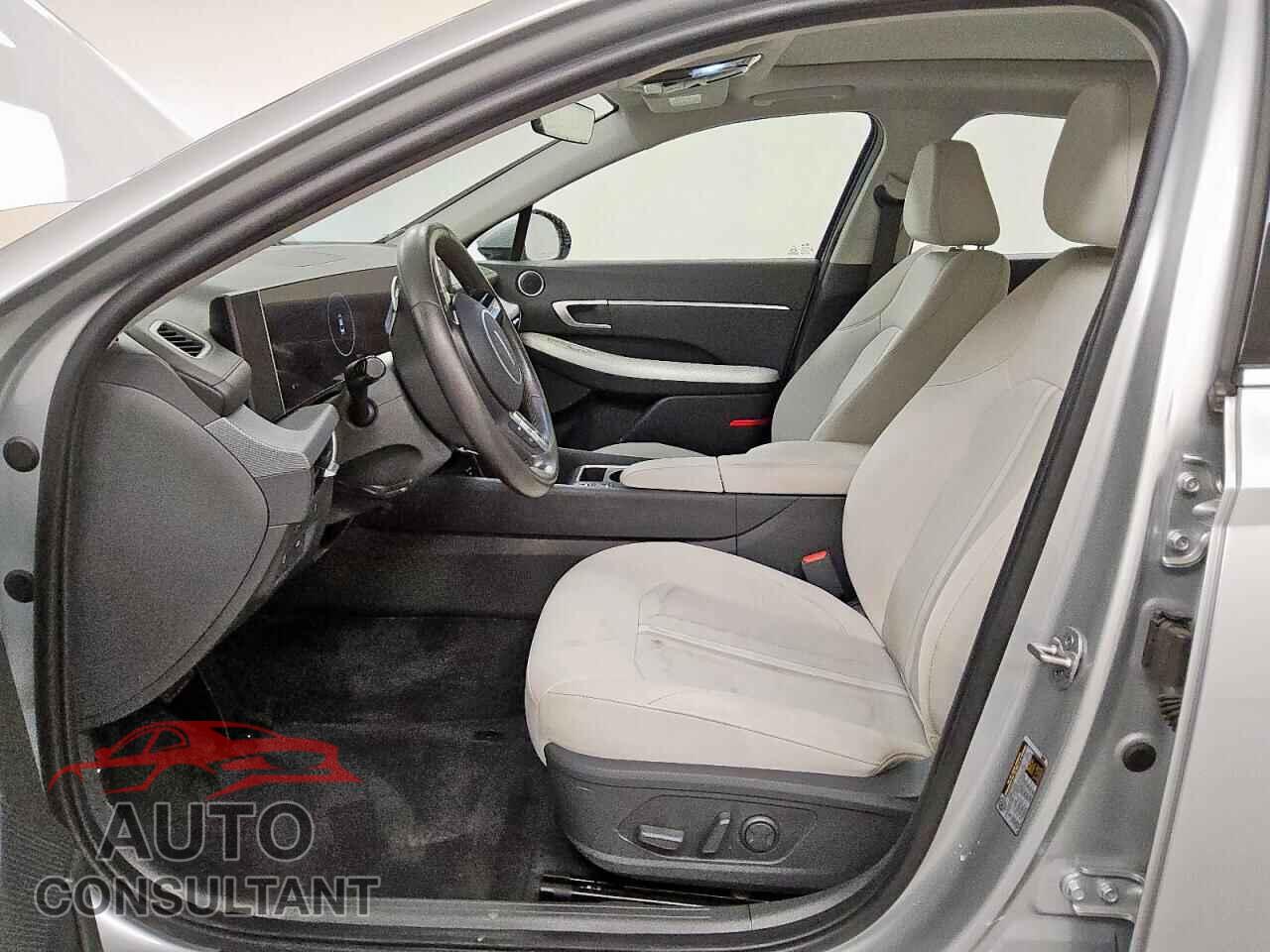 HYUNDAI SONATA 2024 - KMHL14JAXRA413152