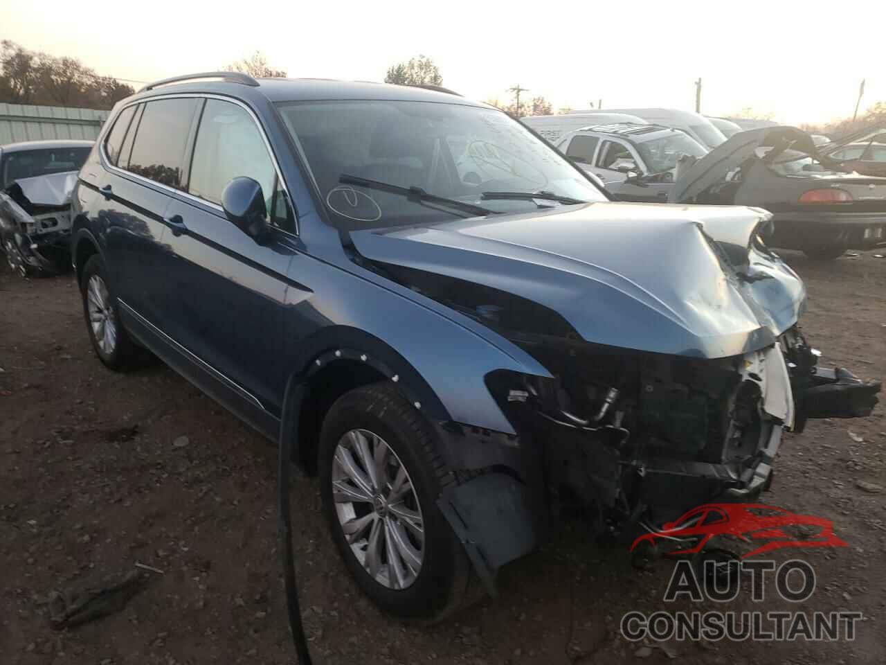 VOLKSWAGEN TIGUAN 2018 - 3VV2B7AX7JM143261