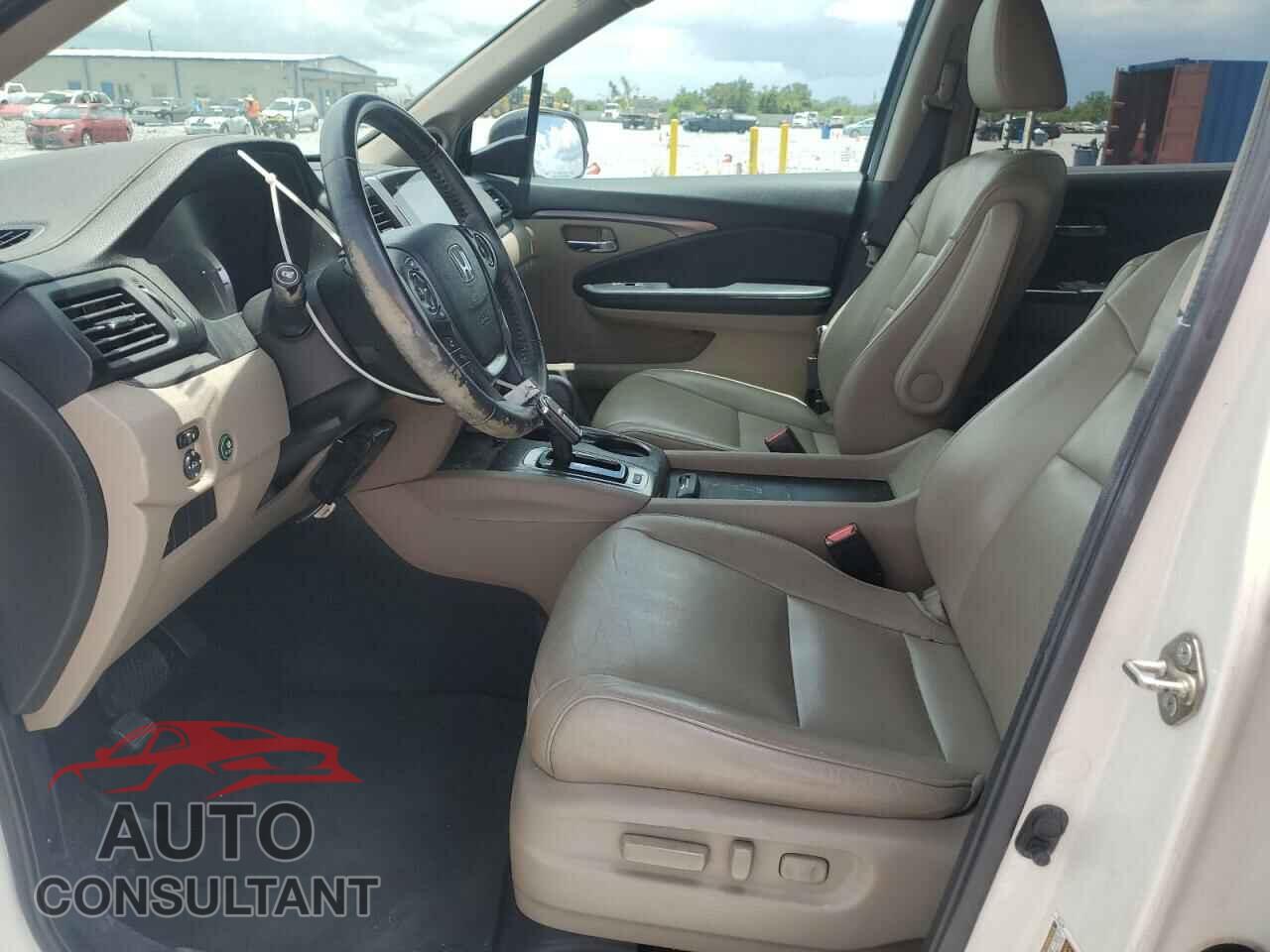 HONDA PILOT 2017 - 5FNYF6H78HB030382