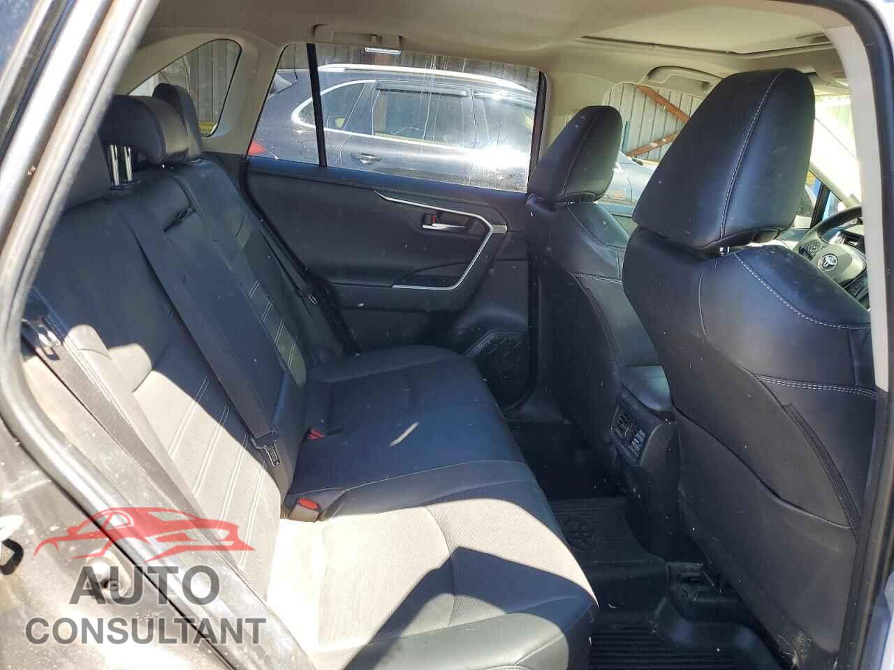 TOYOTA RAV4 2024 - JTMD6RFV8RD131092