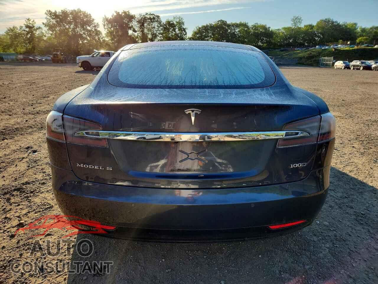 TESLA MODEL S 2018 - 5YJSA1E23JF282952