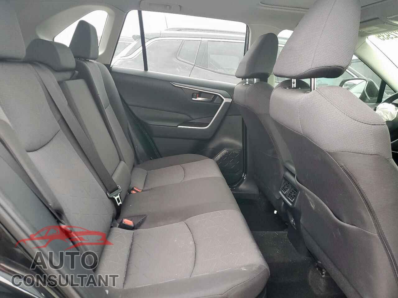 TOYOTA RAV4 2024 - JTMRWRFVXRD245584