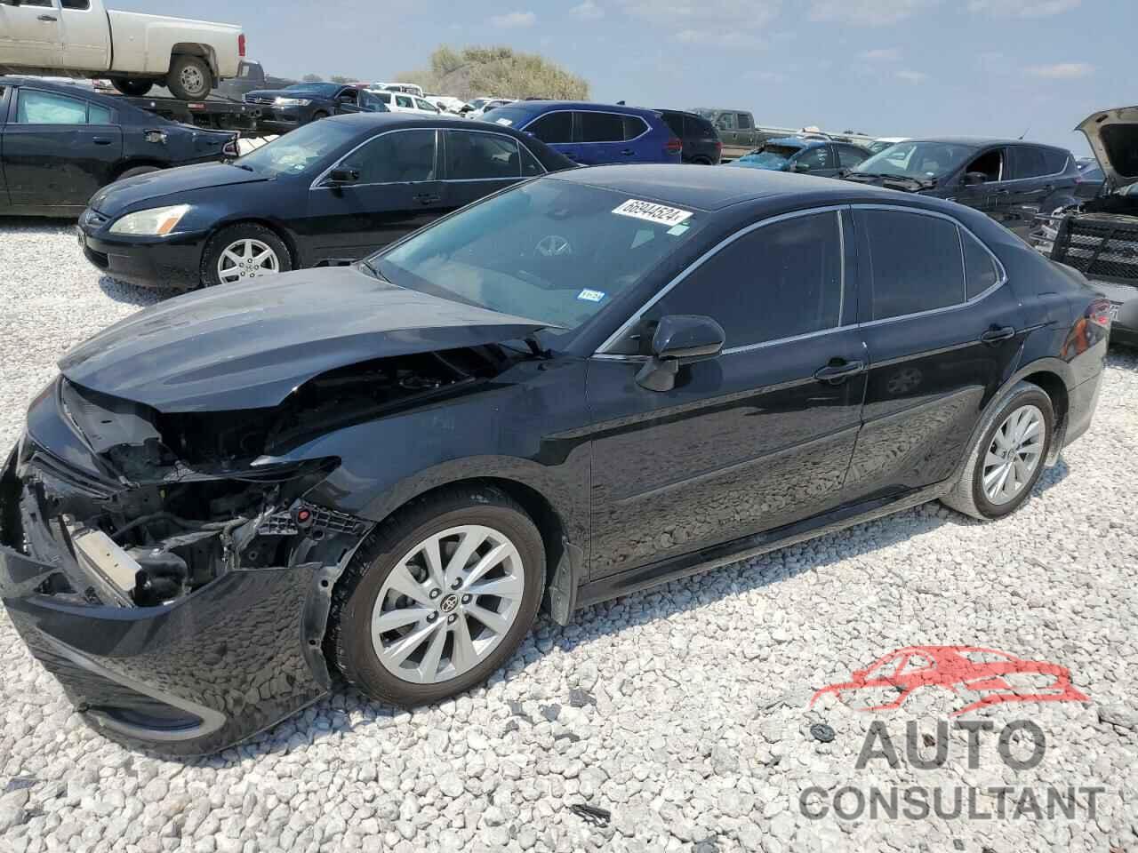 TOYOTA CAMRY 2022 - 4T1C11AK3NU641557