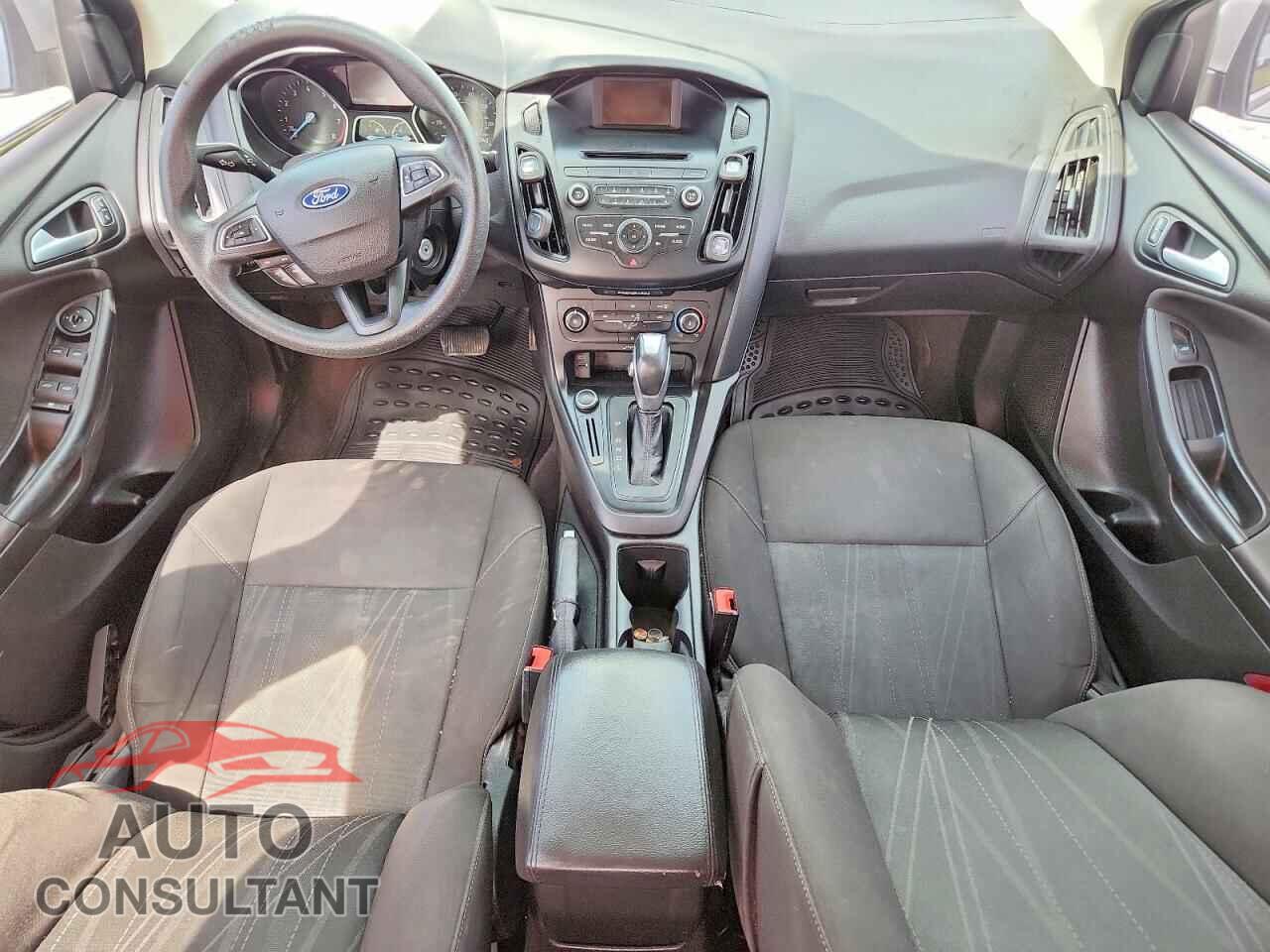 FORD FOCUS 2015 - 1FADP3F2XFL257199