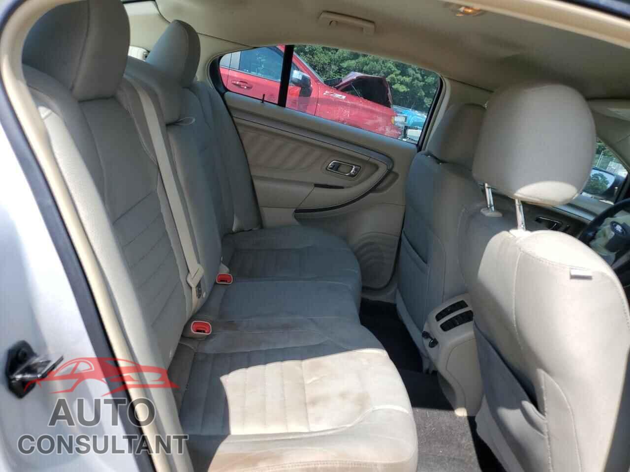 FORD TAURUS 2015 - 1FAHP2D88FG172535