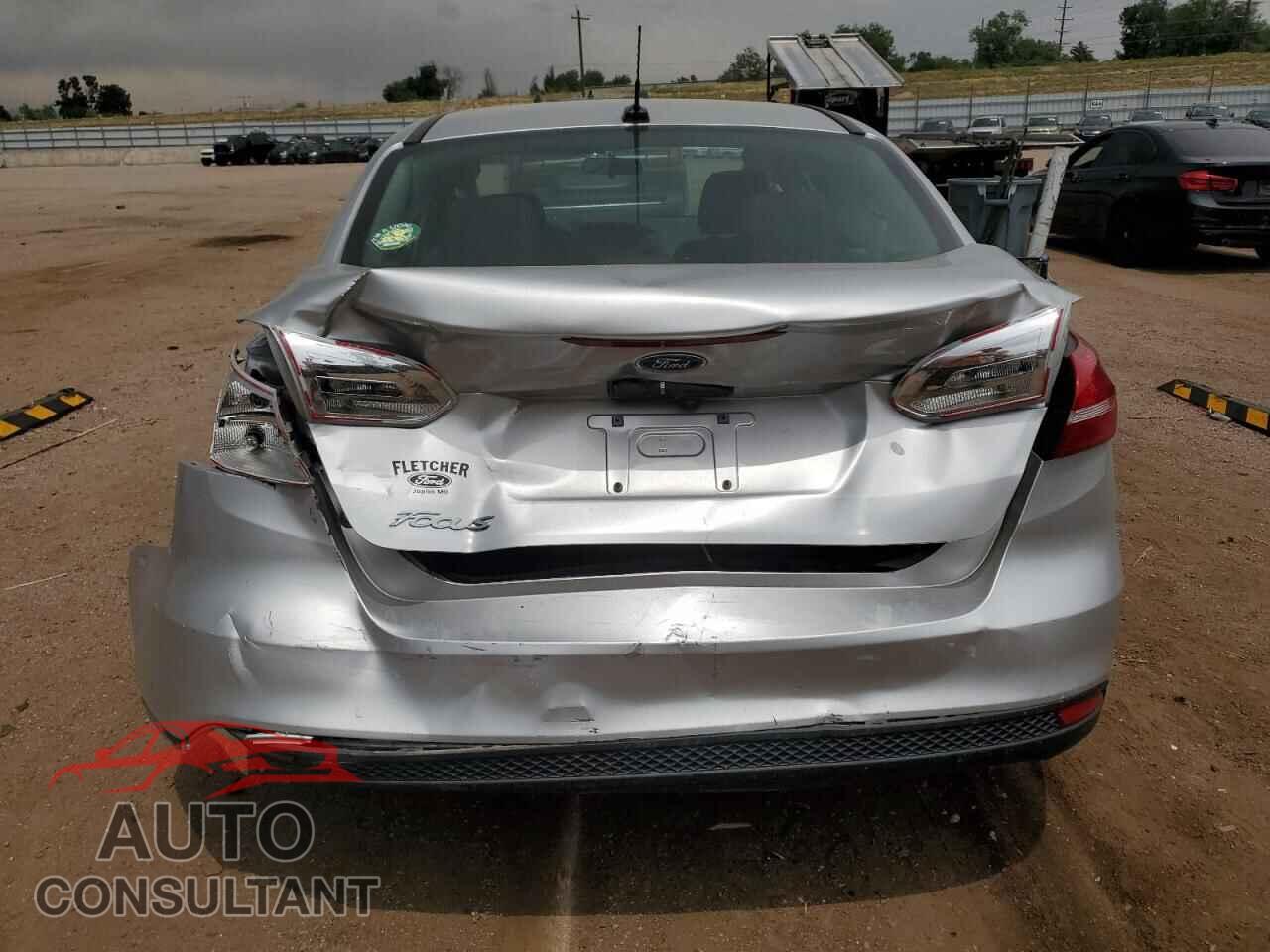 FORD FOCUS 2017 - 1FADP3E21HL244670