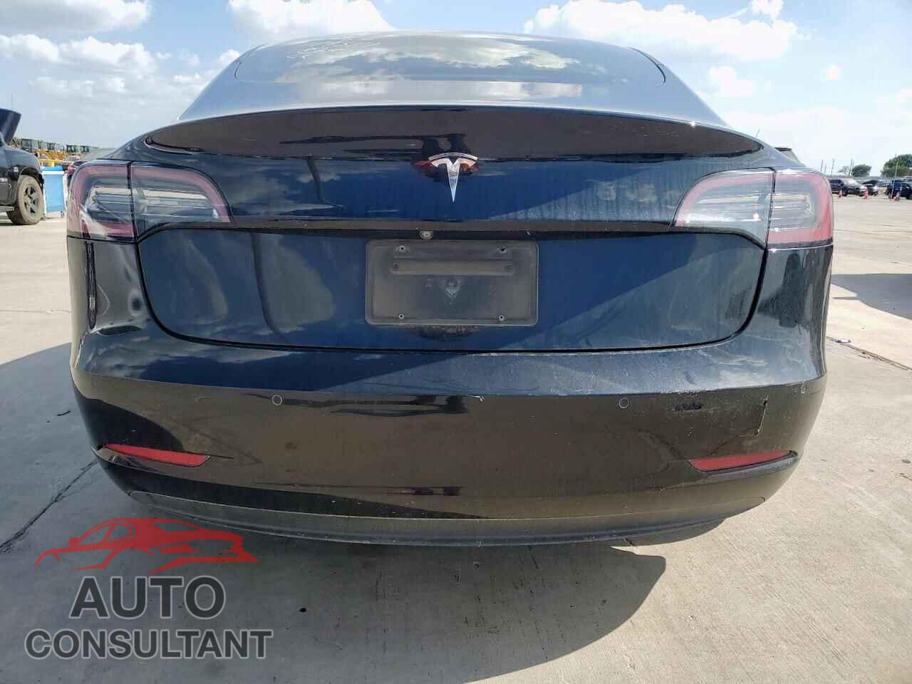 TESLA MODEL 3 2019 - 5YJ3E1EA3KF193111