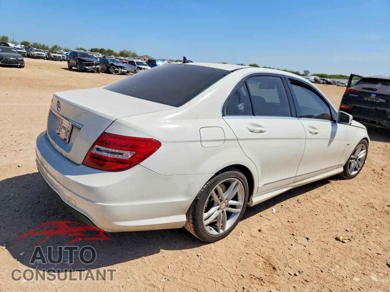 MERCEDES-BENZ C-CLASS 2012 - WDDGF4HB2CA655842