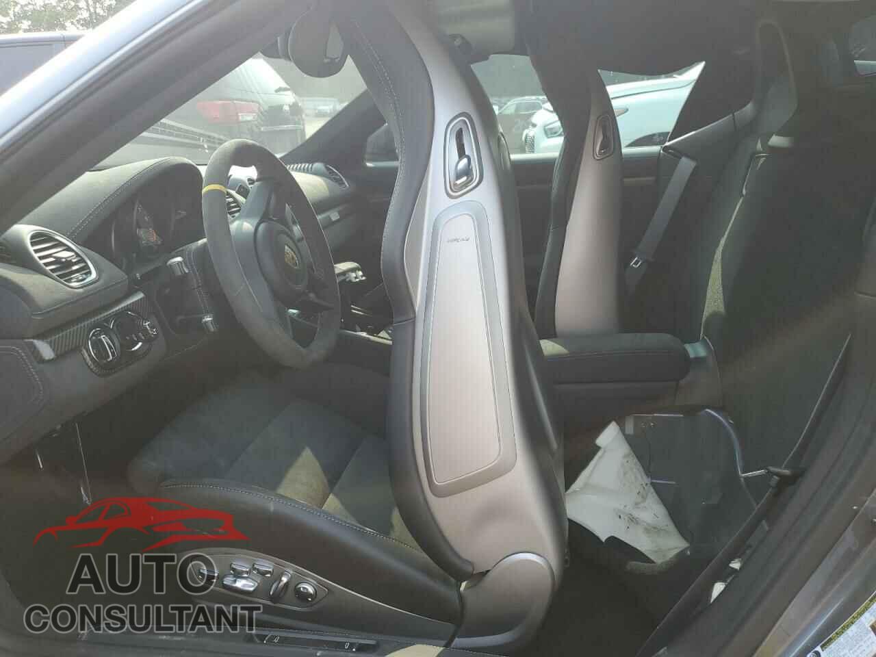 PORSCHE BOXSTER 2024 - WP0CE2A8XRK240155