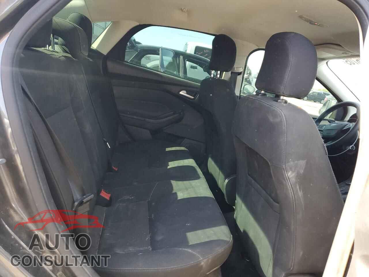 FORD FOCUS 2017 - 1FADP3F24HL295885