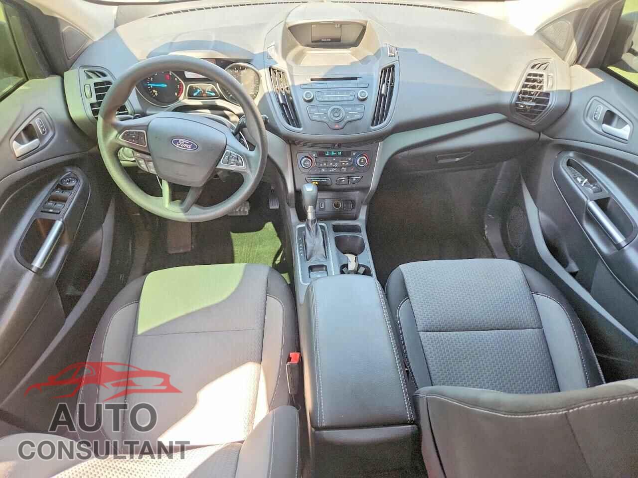 FORD ESCAPE 2017 - 1FMCU9GD2HUC75903