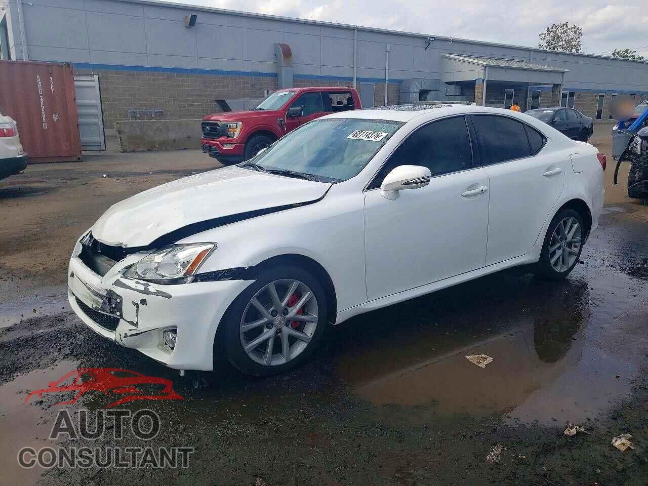 LEXUS IS 2011 - JTHCF5C27B5046743