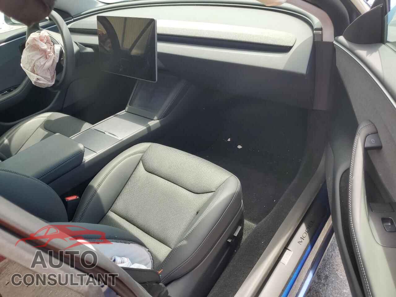 TESLA MODEL 3 2025 - 5YJ3E1EA0SF983837