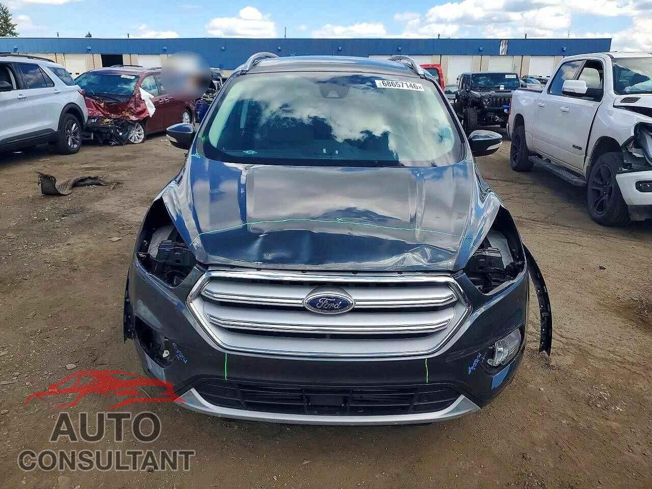 FORD ESCAPE 2018 - 1FMCU0J96JUC32719