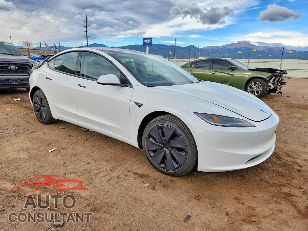 TESLA MODEL 3 2026 - 5YJ3E1EB3TF219619
