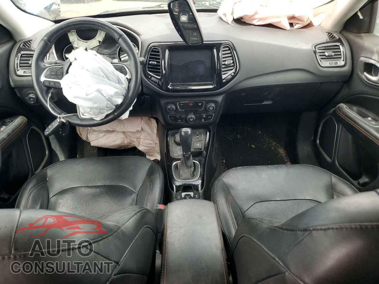 JEEP COMPASS 2018 - 3C4NJDCB2JT329066