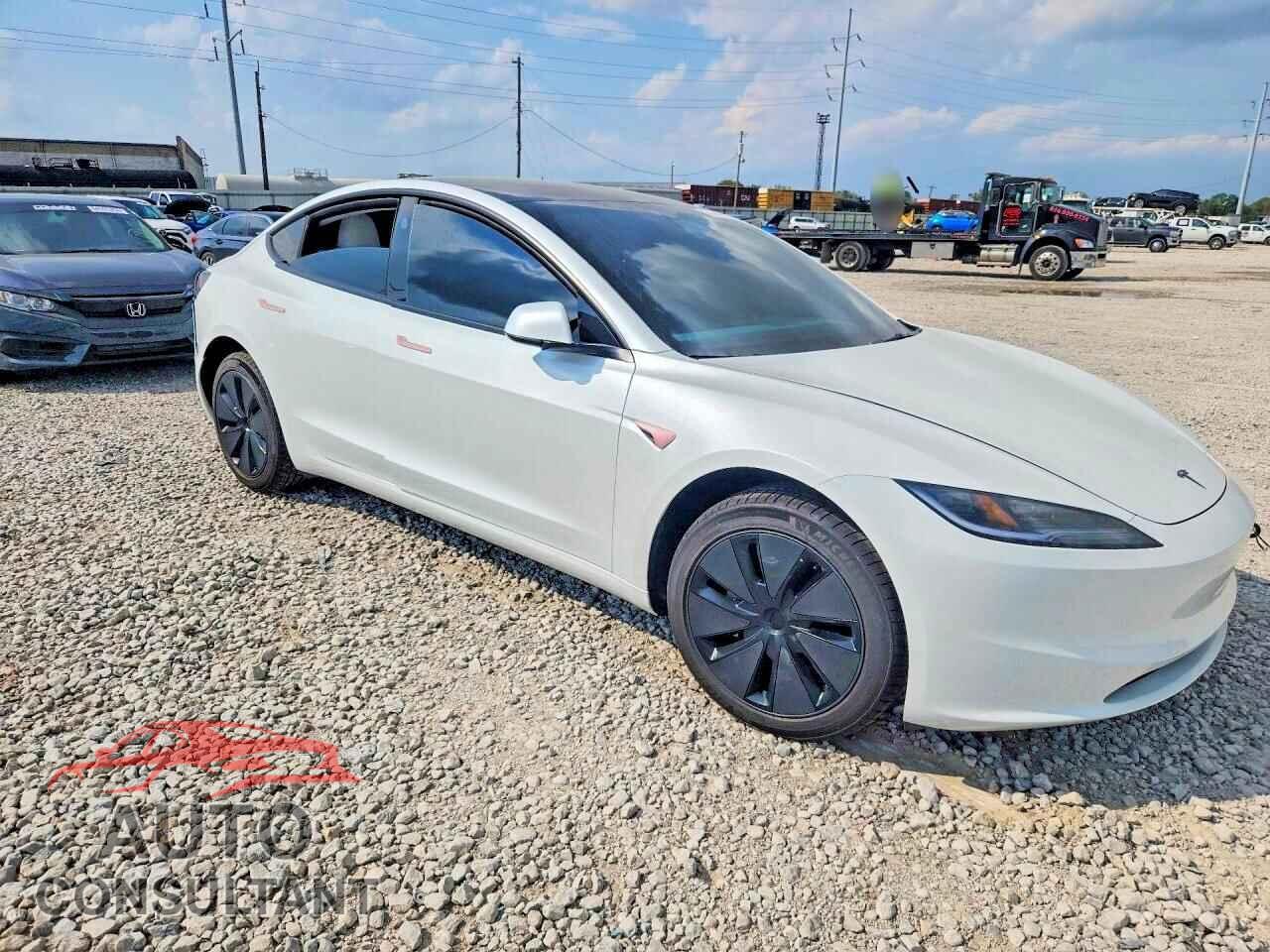 TESLA MODEL 3 2026 - 5YJ3E1EAXTF215638
