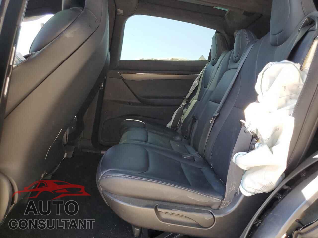 TESLA MODEL X 2017 - 5YJXCAE20HF074604