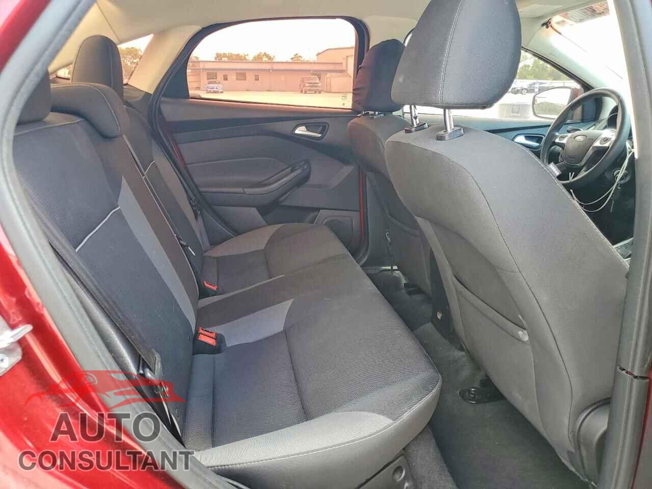 FORD FOCUS 2014 - 1FADP3F29EL348740