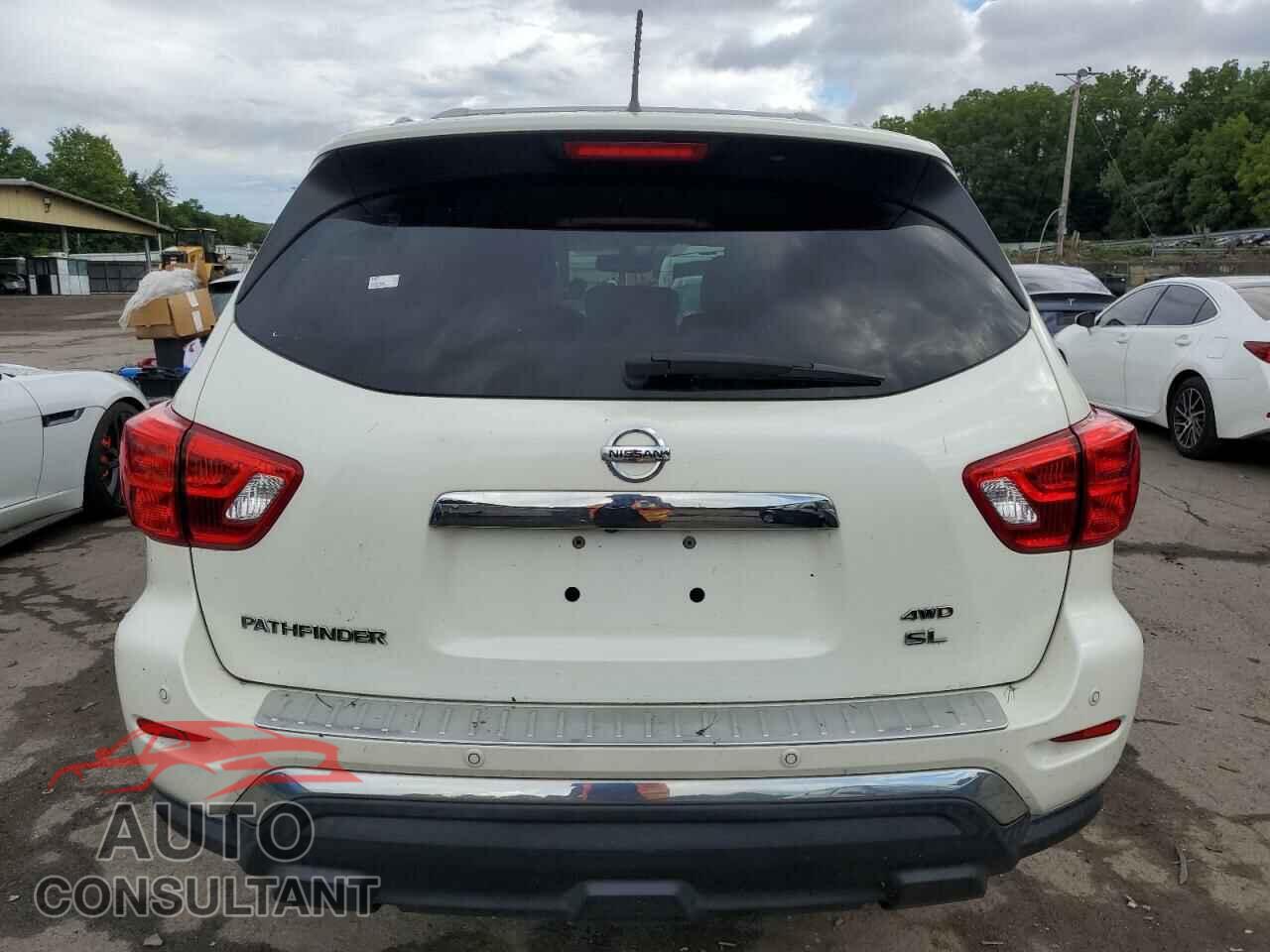 NISSAN PATHFINDER 2017 - 5N1DR2MM3HC646977