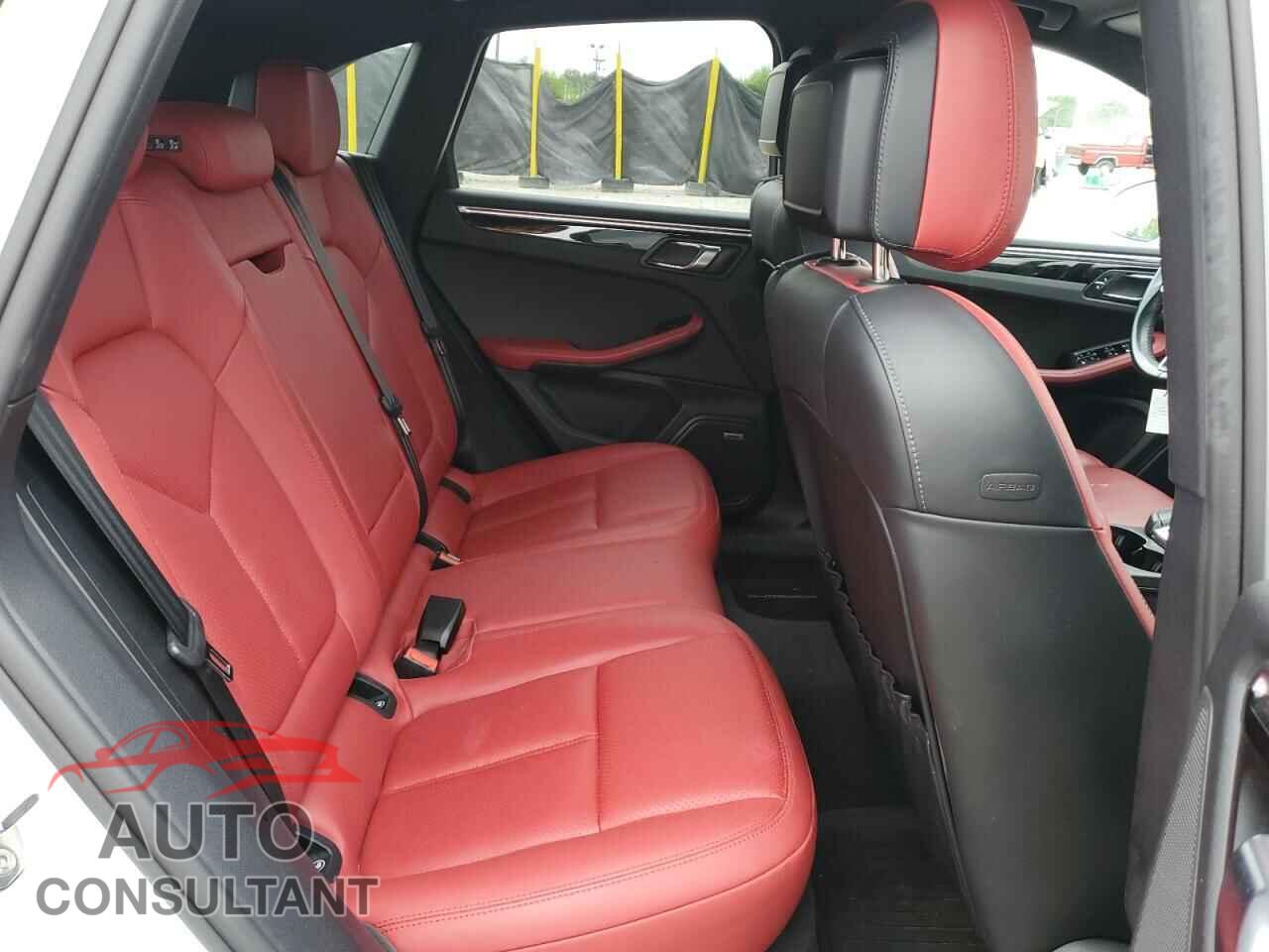 PORSCHE MACAN 2018 - WP1AA2A55JLB21970