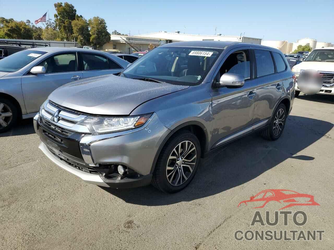 MITSUBISHI OUTLANDER 2018 - JA4AD3A36JZ041470