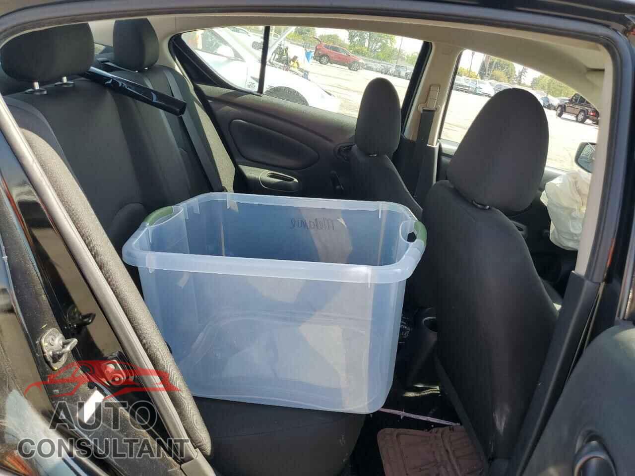 NISSAN VERSA 2019 - 3N1CN7AP3KL853861