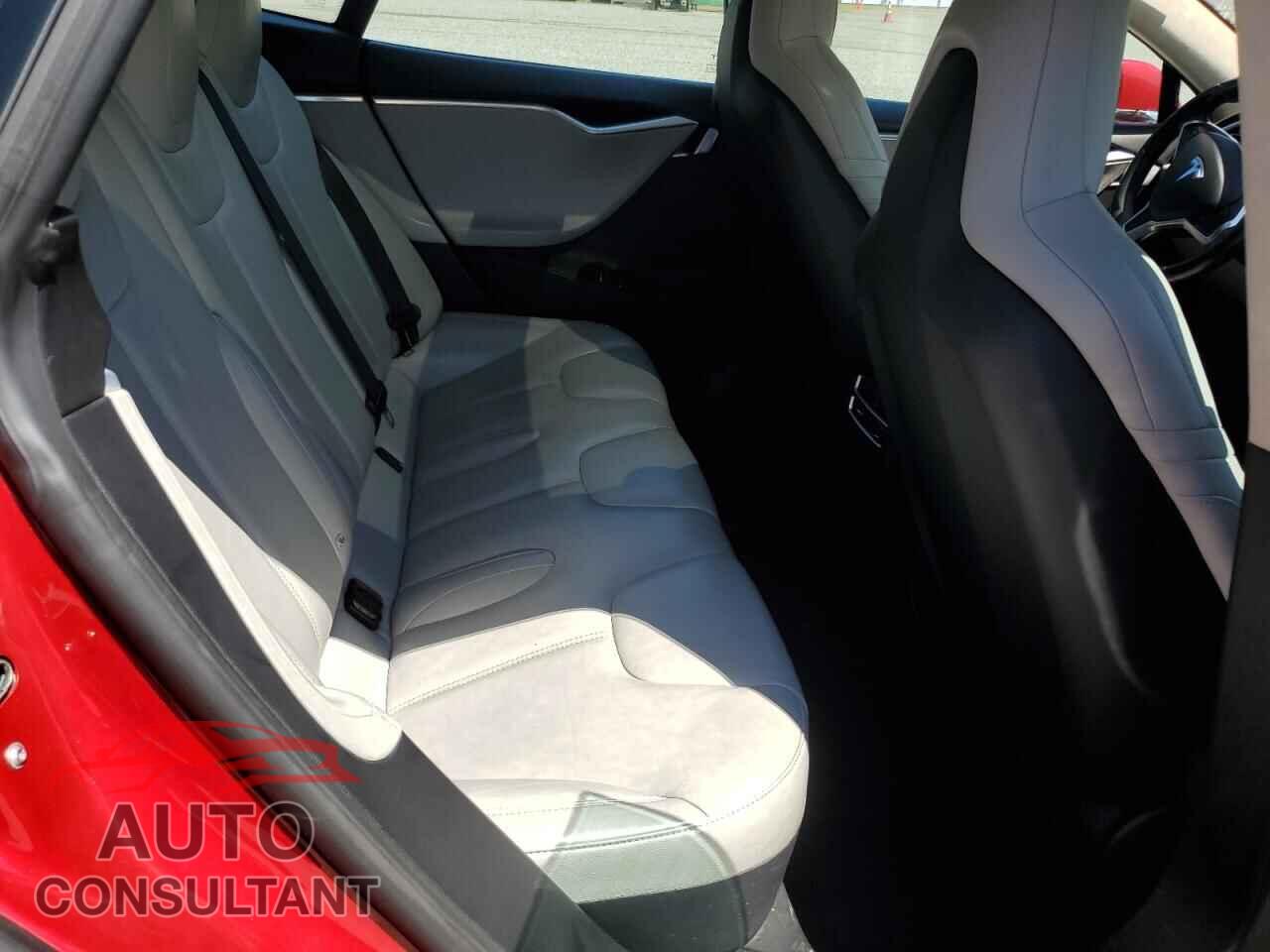 TESLA MODEL S 2015 - 5YJSA1E24FF118584