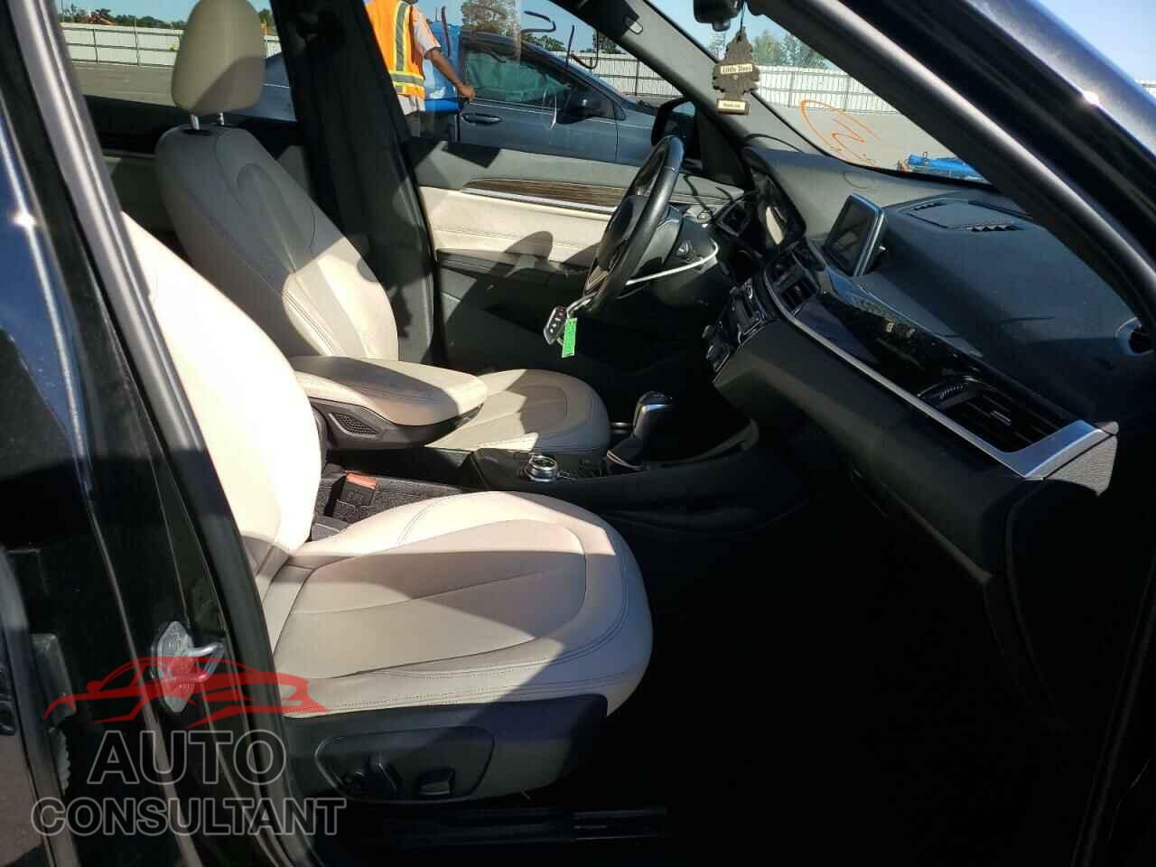 BMW X1 2017 - WBXHT3Z38H4A65794