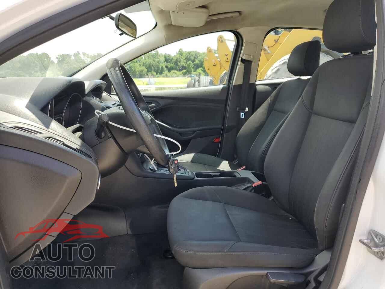FORD FOCUS 2017 - 1FADP3E29HL234307