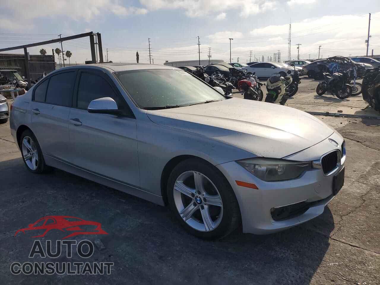 BMW 3 SERIES 2013 - WBA3C1G53DNR44988