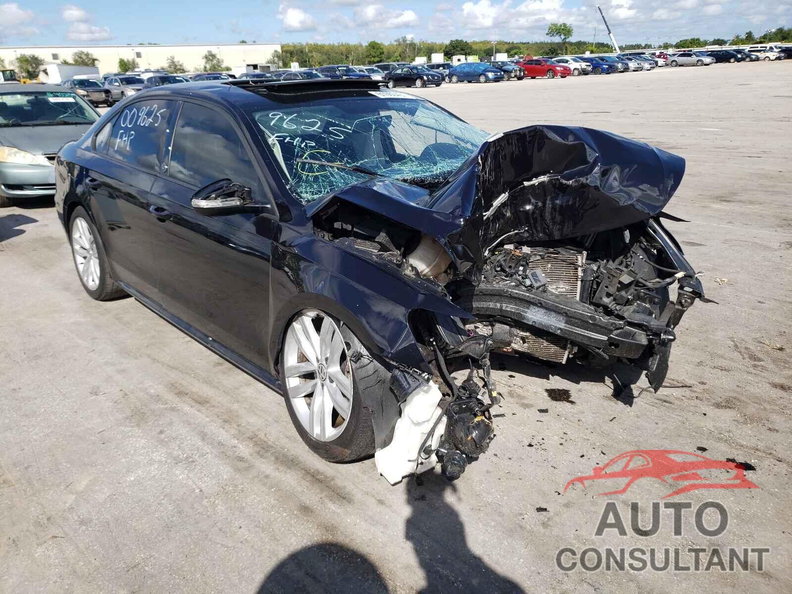 VOLKSWAGEN PASSAT 2019 - 1VWLA7A33KC009625