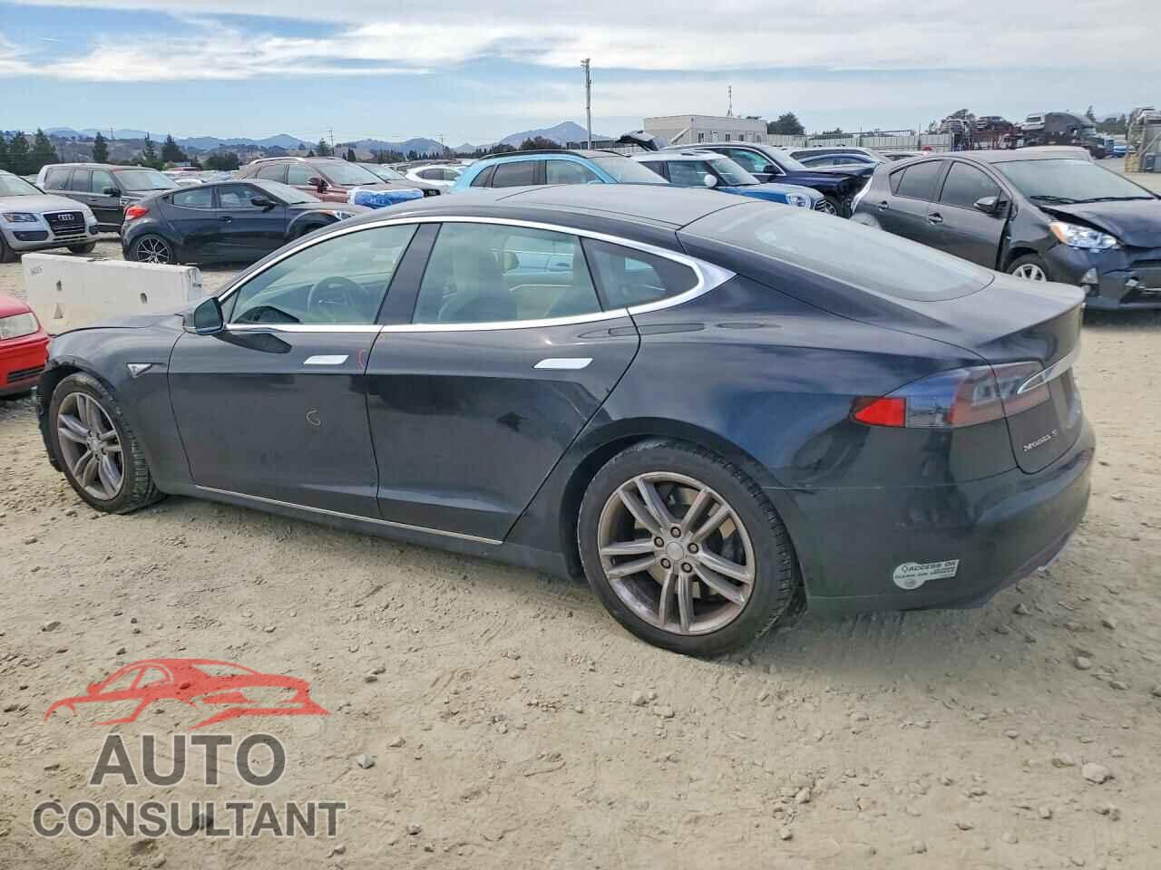 TESLA MODEL S 2015 - 5YJSA1H27FF085267