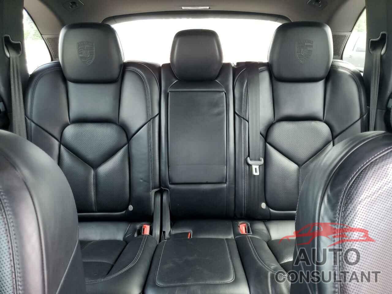 PORSCHE CAYENNE 2017 - WP1AA2A22HKA92370