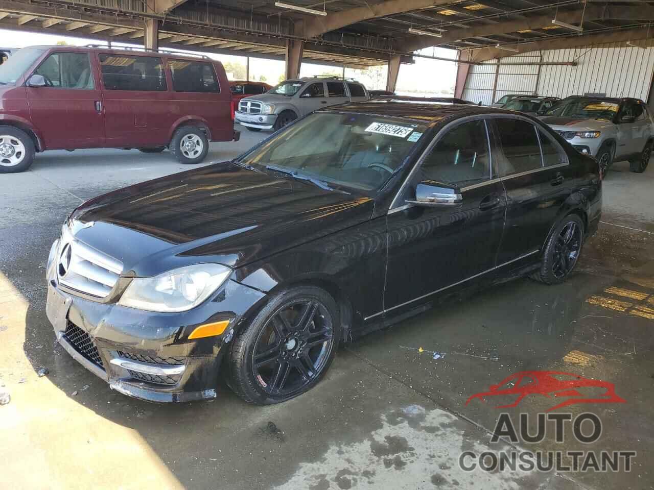 MERCEDES-BENZ C-CLASS 2012 - WDDGF8BB2CR208333