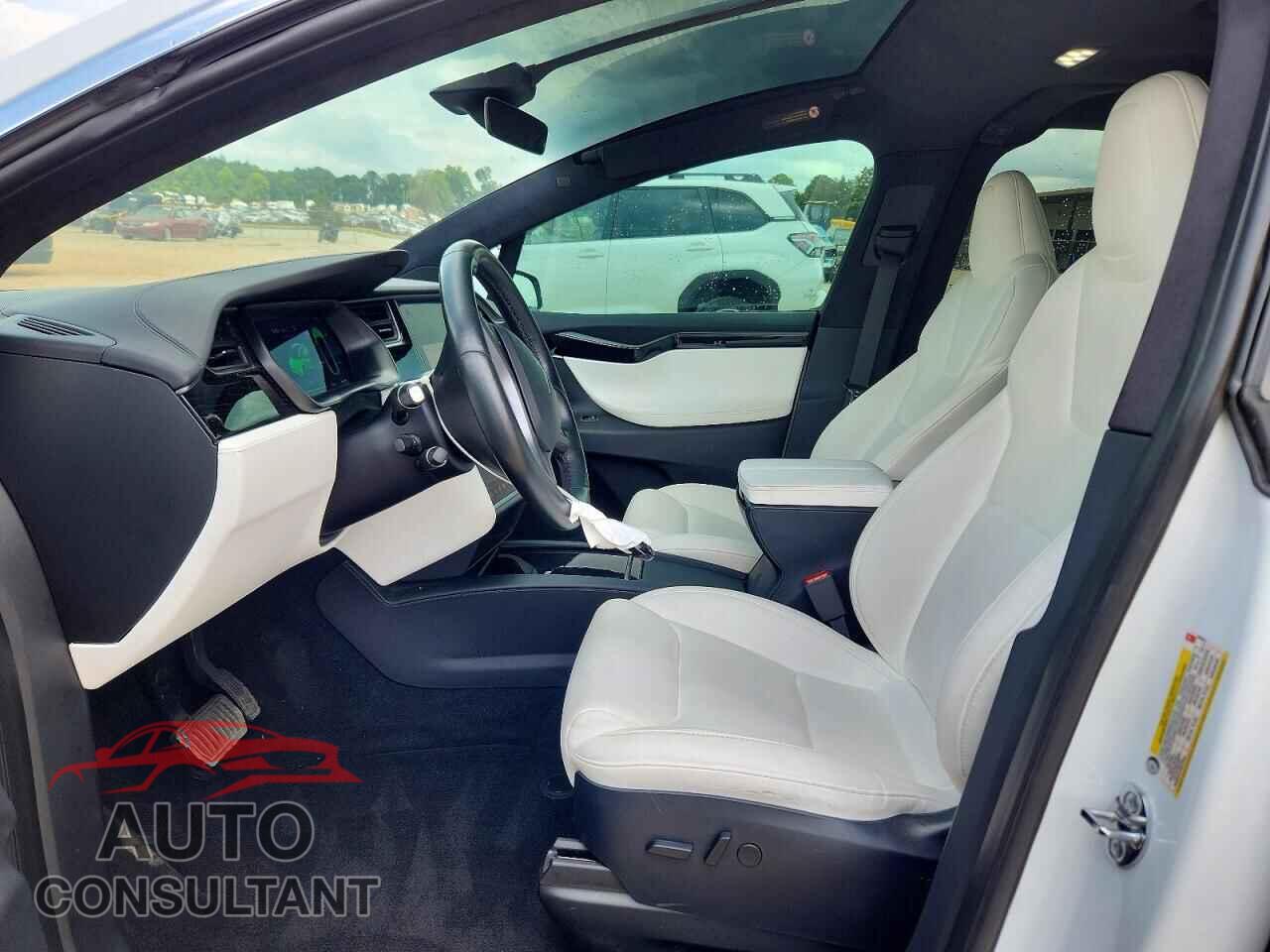 TESLA MODEL X 2020 - 5YJXCBE2XLF300064