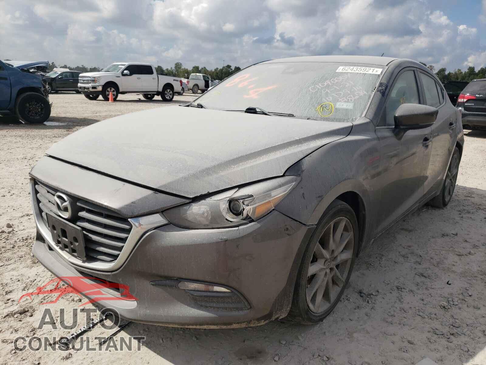 MAZDA 3 2018 - 3MZBN1L35JM178679