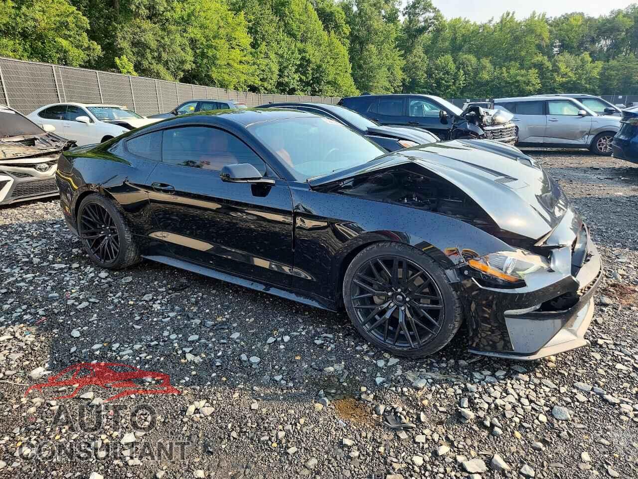 FORD MUSTANG 2019 - 1FA6P8TH2K5138043