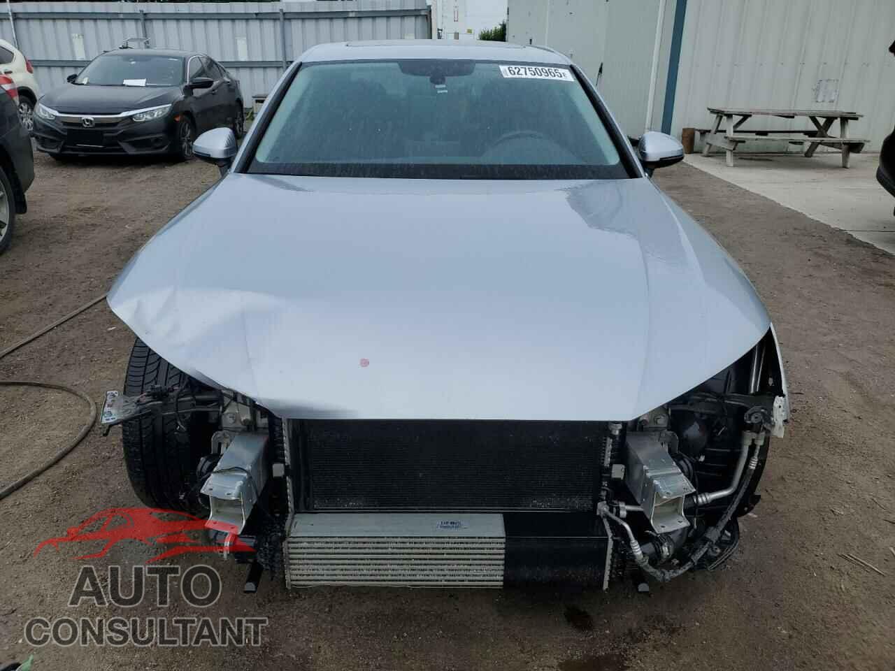 AUDI A4 2018 - WAUBNAF43JA088092