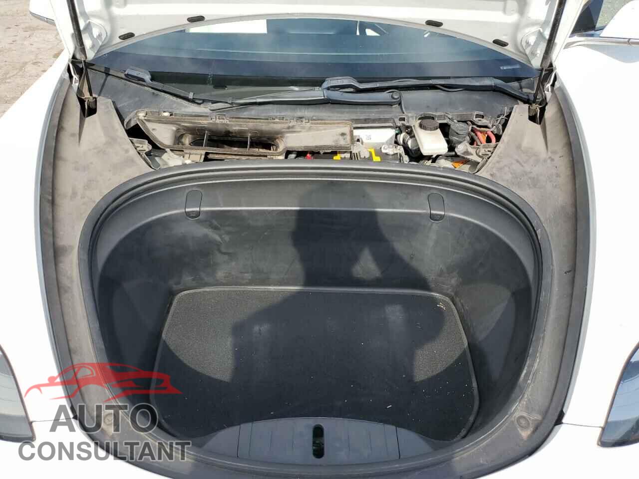 TESLA MODEL 3 2018 - 5YJ3E1EB8JF100705