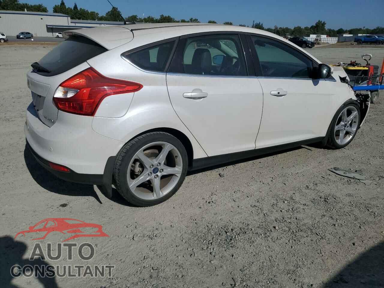 FORD FOCUS 2012 - 1FAHP3N22CL120370
