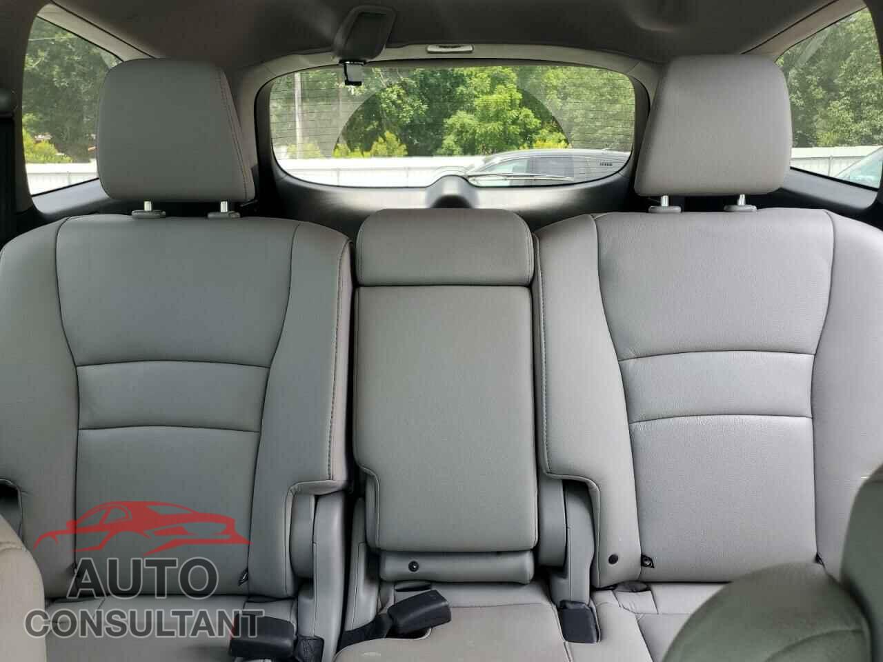 HONDA PILOT 2021 - 5FNYF5H50MB035207