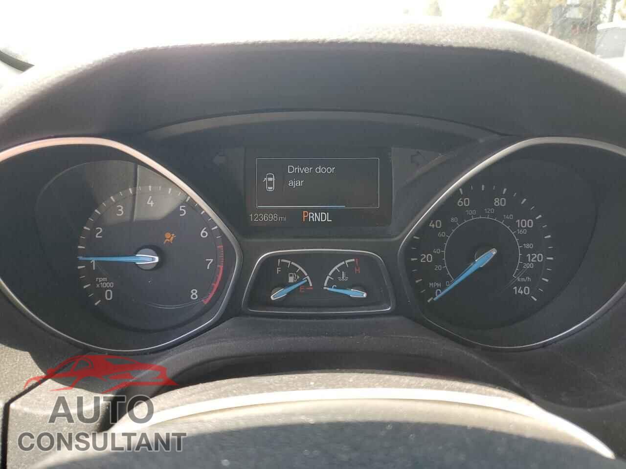 FORD FOCUS 2015 - 1FADP3F20FL224678