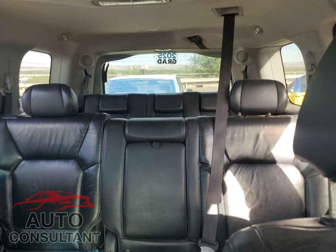 HONDA PILOT 2011 - 5FNYF4H90BB071795