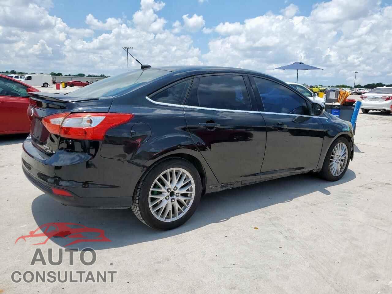 FORD FOCUS 2013 - 1FADP3J2XDL136175